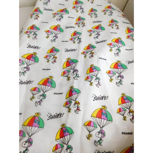 Stearns Peanuts Snoopy Woodstock Fabric - Picture 6 of 9